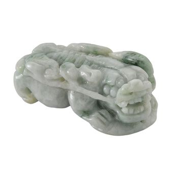 Pi Xiu Figur aus Myanmar Jadeit Typ A, naturbelassene Schnitzarbeit, ca. 7 bis 8 cm, Gr&uuml;n