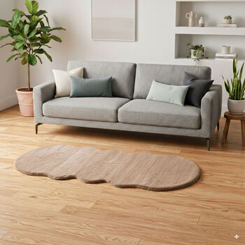 Weicher Langflor Teppich in Wolkenform mit Schaumstoffunterlage, 60x180 cm, Beige