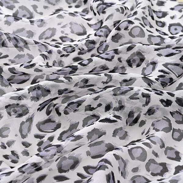 LA MAREY Signature Set mit Seidenschal und Seidentropfen-Ohrringen, 100% Maulbeerseide, 65 x 170 cm, Grau Wei&szlig; mit Olivgr&uuml;n image number 8