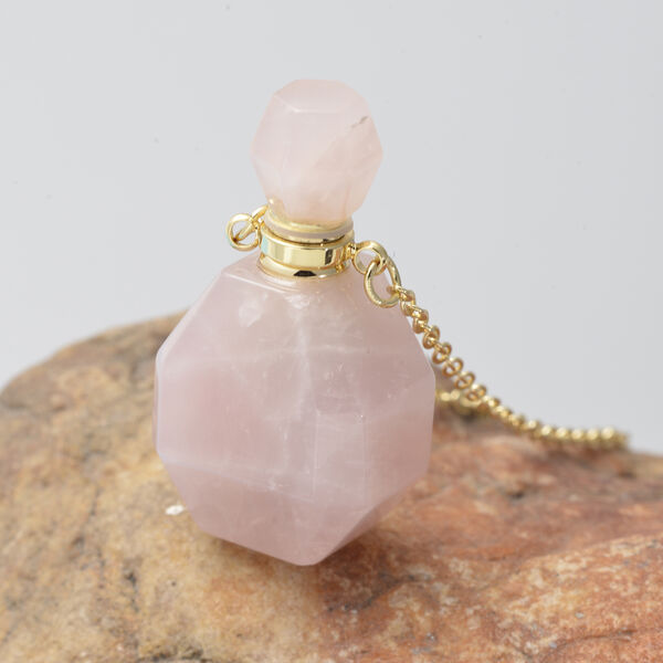 Rosenquarz Parf&uuml;mflaschen-Anh&auml;nger mit Kette, 50 cm, Messing, ca. 75,50 ct image number 2