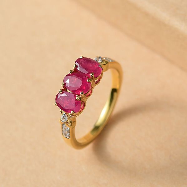 D&rsquo;Joy afrikanischer Rubin und Zirkon Ring - 2,29 ct. image number 1