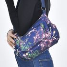 Multitaschen-Tasche mit Blumenmuster, 26x10x20cm, blau image number 2