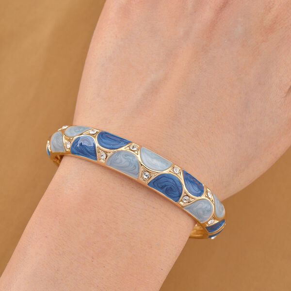Emaille-Armreif mit halbmondförmigem Muster in Blau und Hellblau, verziert mit weißen Kristallen, ca. 18,5 cm image number 2