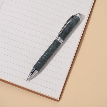 Olmek Jadeit Kugelschreiber, fein geschnitzt, mit wei&szlig;em Kristall und Legierungsmetall, 13,4 cm