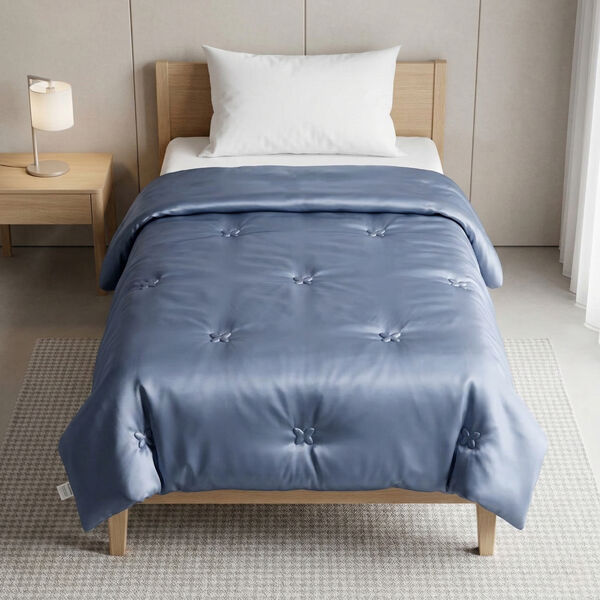Serenity Night Seidendecke aus 100% Maulbeerseide mit 500gsm Kunstdaunenf&uuml;llung, 135x200cm, Dunkelblau image number 2