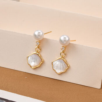 Wei&szlig;e Muschelkernperle, Wei&szlig;e S&uuml;&szlig;wasser Ohrringe Nickelfreies Messing, Goldfarben