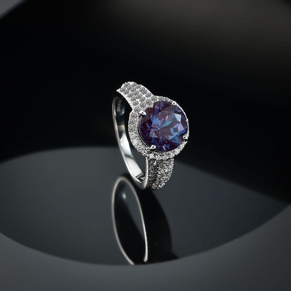 LUXURIANT DIAMOND- zertifiziert und gepr&uuml;ft AAA Labor Alexandrit und Labor Diamant Ring in 417 Wei&szlig;gold - 4,44 ct. image number 1