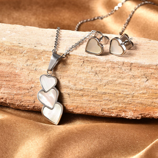 2er-Set Wei&szlig;es Perlmutt Ohrstecker und Anh&auml;nger mit Kette ca. 50 cm in Edelstahl image number 1