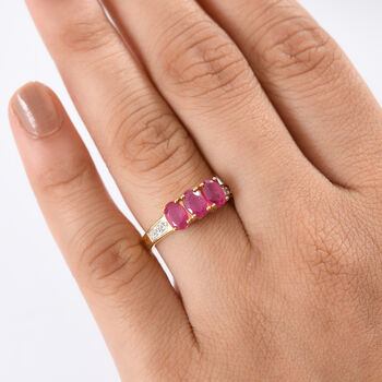 D&rsquo;Joy AA afrikanischer Rubin und Zirkon Ring - 2,24 ct.