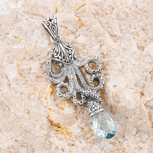 Royal Bali Kollektion- Oktopus himmelblauer Topas-Anh&auml;nger image number 2