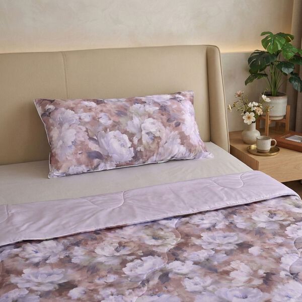 "AB side Silk quilt with cooling fabric fabric:85% nylon+15%spandex A side: print, B side match solid color Filling:100g silk+200g polyester,around 110gsm,33% silk+77% polyester Packing:gift box with PVC cover", "AB side cooling pillowcase with piping wit image number 1