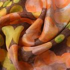LA MAREY - 100% natürlicher, bedruckter Maulbeerseiden-Schal in Geschenkbox, 110x180 cm, Gelb image number 5