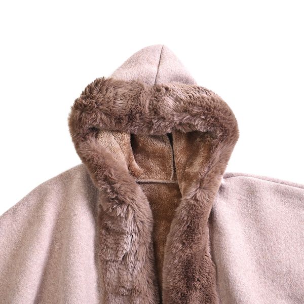 Winter- und Herbst-Poncho aus Kunstfell, Kamelfarben image number 2