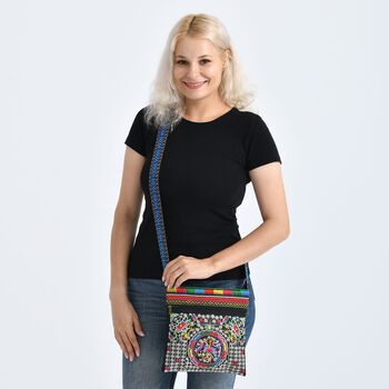 Blumen Stickerei Umh&auml;ngetasche, verstellbarer Riemen, 23 x 24 cm, Schwarz