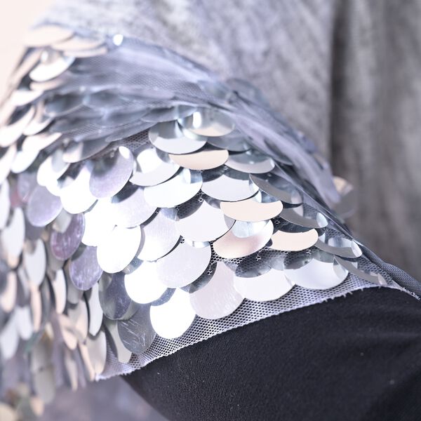 TAMSY: Poncho mit Pailletten-Bord&uuml;re, Einheitsgr&ouml;&szlig;e, Grau&nbsp; image number 4