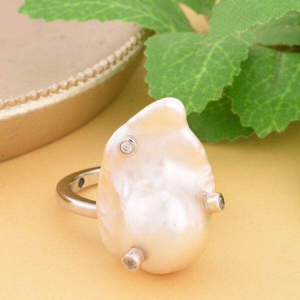 GP Regina Kollektion - weißer Barockperle, blauer Saphir und Zirkon-Ring - 0,17 ct. image number 2