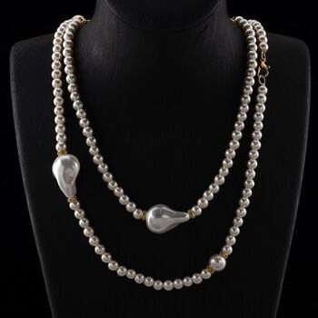 3er Set Wei&szlig;e Muschelkernperlen-Schmuckst&uuml;cke, bestehend aus Armband (ca. 19 cm) und zwei Halsketten (ca. 40 cm und 50 cm), gelb vergoldet