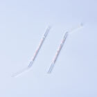 Glas Trinkhalme, gefüllt mit Edelsteinen, Rosenquarz