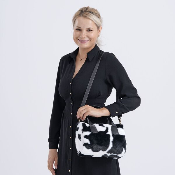 Crossbody Bag in Kuhfell-Optik, Schwarz-Wei&szlig;, 26x17x13cm image number 3