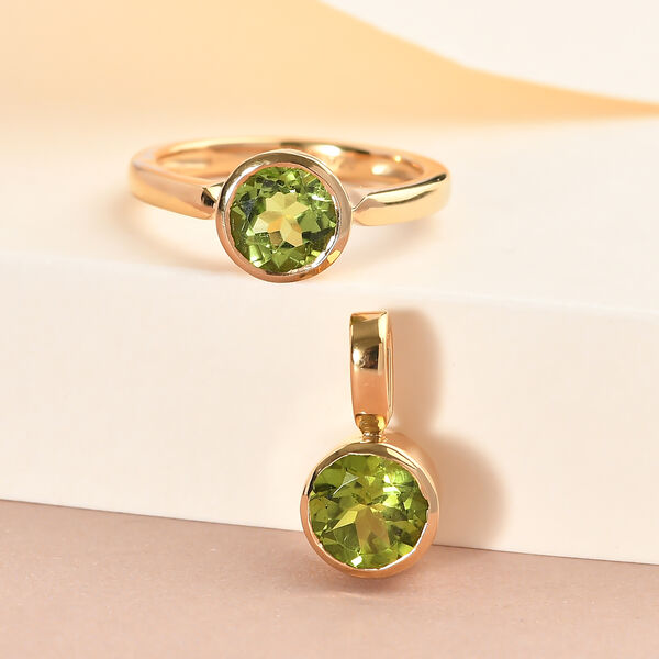 2er-Set, natürlicher Peridot-Solitär-Ring und Anhänger in Silber, 2,63 ct. image number 2