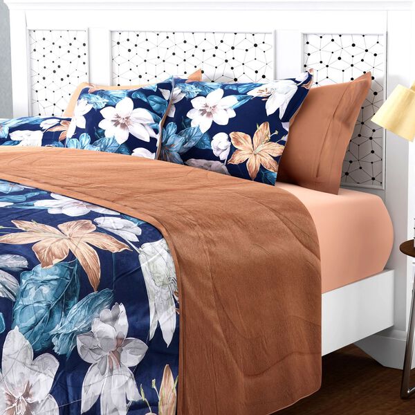 Serenity Night - 4-teiliges 100% Maulbeerseide Steppdecken-Set, Blau floral image number 1