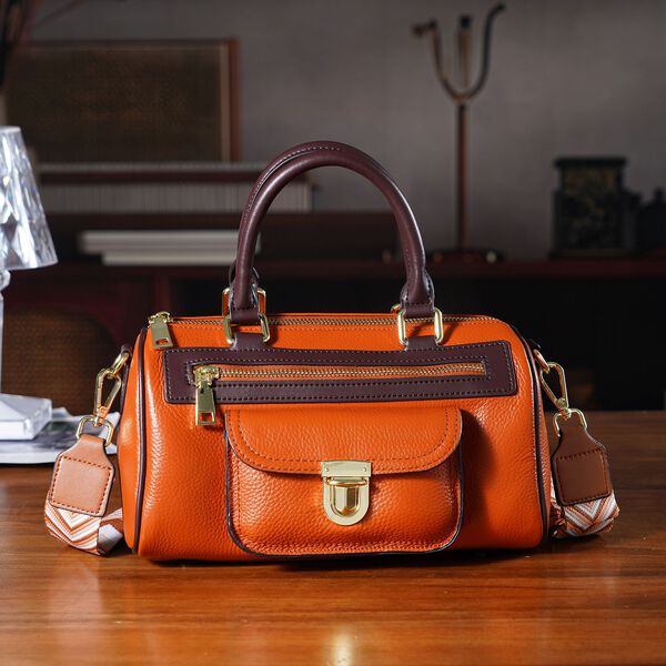 Crossbody Tasche aus 100% echtem Leder mit gemustertem Schulterriemen, 25,5x13x13,5cm, Braun image number 2