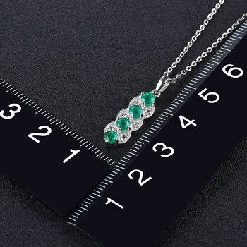 AAA Kagem sambischer Smaragd und Zirkon-Anh&auml;nger mit Kette - 0,94 ct.