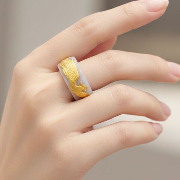 Weißer Jade Ring in 999 Gelbgold - 45 ct. image number 3