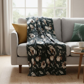 " Livmore  Printed flannel blanket 155 gms Size-150x220 cms Color- Grey and White"