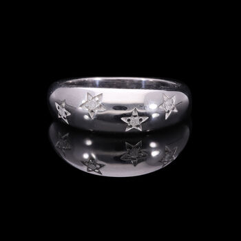 Funkelnder Diamant-Ring in platiniertem Silber