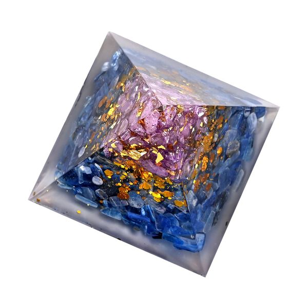 LIVMORE Kristall Pyramide Dekoration aus Kristall und Resin, 6cm, Hellblau image number 4