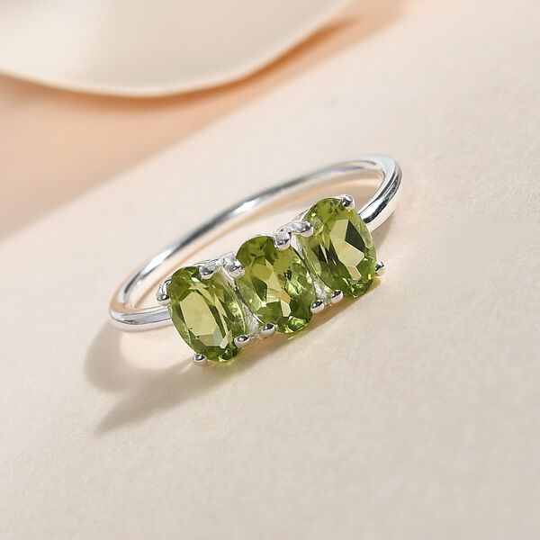 Nat&uuml;rlicher Peridot Ring, 925 Silber (Gr&ouml;&szlig;e 16.00) ca. 1,37 ct image number 2