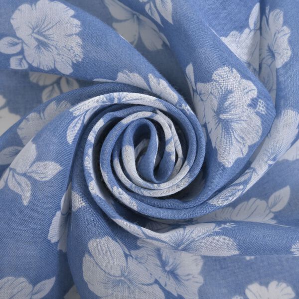 Weicher, leichter Schal mit Quasten, Blau image number 6