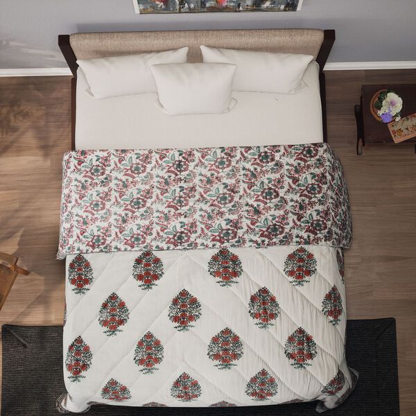 Handgequiltete Baumwoll-Voile-Steppdecke mit Blockdruck, inklusive Stofftasche, blau image number 2