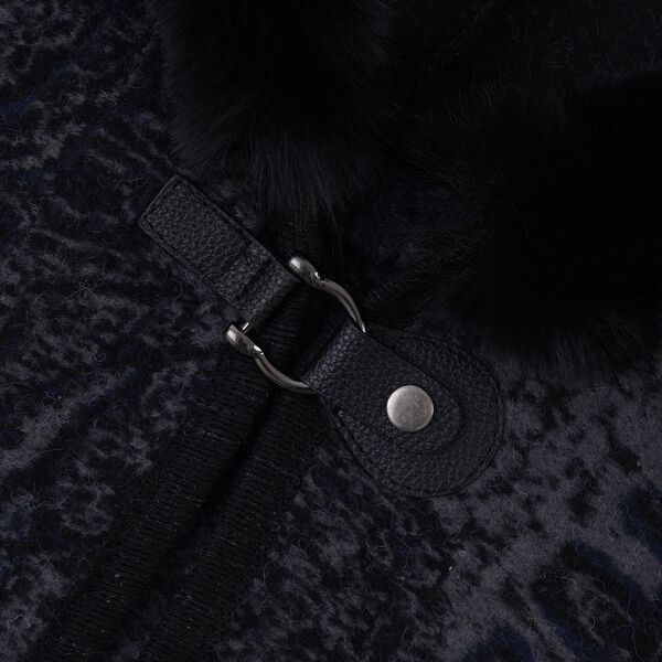 LA MAREY - Kunstfell Poncho mit Kapuze, One Size, Schwarz image number 5