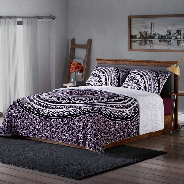 SERENITY NIGHT: 3er-Set - kuschelige Steppdecke und 2 Kissenbez&uuml;ge mit rotem Mandala-Muster&nbsp;