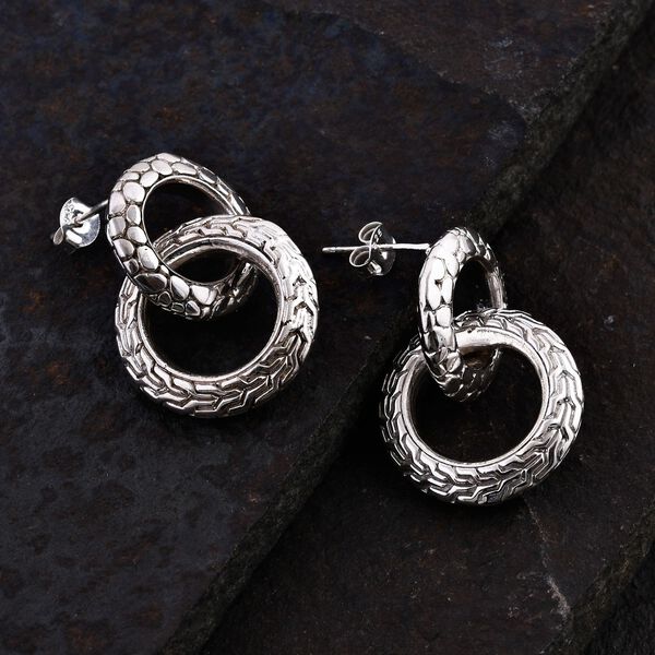 Royal Bali Kollektion- Drachenhaut und Tulang Naga strukturierte Ohrringe image number 1