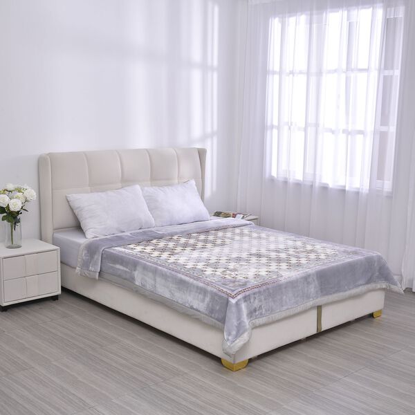 Wolkenweiche Decke mit floralem Muster, 200x230cm, lila