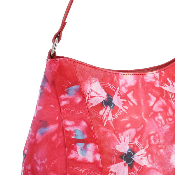 SUKRITI: Handbemalte Hobo-Tasche aus 100% Leder, Tie-Dye Druck, Rot&nbsp; image number 6