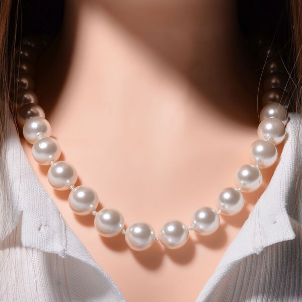 Wei&szlig;e Muschelkernperle Halskette ca. 50 cm Reiner Edelstahl image number 2