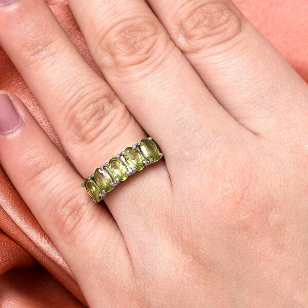 Nat&uuml;rlicher Peridot-Ring,  ca. 2,07 ct image number 3