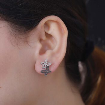 Schmetterlingsohrringe mit wei&szlig;en und gr&uuml;nen Diamantakzenten