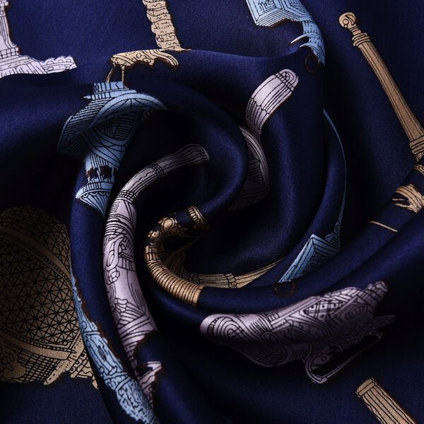 LA MAREY: Bedruckter Schal aus 100% Maulbeerseide, Laternenmuster, inkl.  Geschenkbox, Dunkelblau&nbsp; image number 5