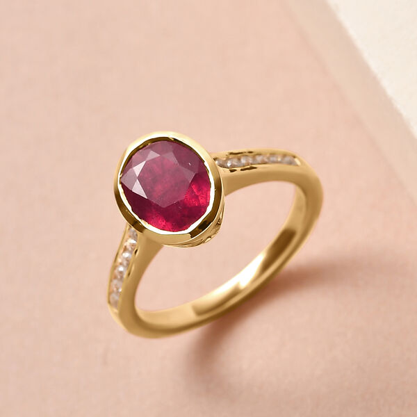 Afrikanischer Rubin und wei&szlig;er Zirkon-Ring, 925 Silber vergoldet  ca. 2,94 ct image number 2