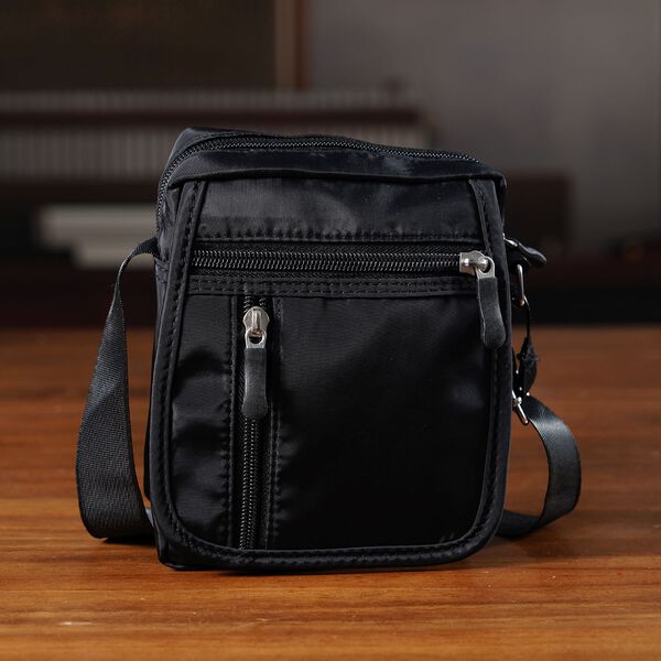 Umh&auml;ngetasche mit mehreren Rei&szlig;verschlussf&auml;chern und RFID-Schutz, 12,5x6x16cm, Schwarz image number 2