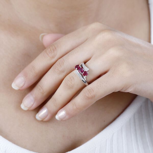 Afrikanischer Rubin (Fissure gef&uuml;llt), Wei&szlig;er Zirkon Ring 925 Silber rhodiniert (Gr&ouml;&szlig;e 18.00) ca. 1,91 ct image number 3