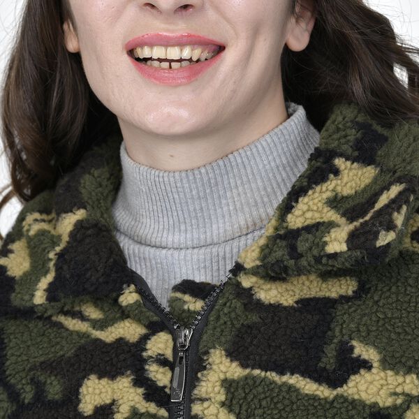 TAMSY - Kunstfell Jacke mit vorderem Rei&szlig;verschluss, Leopardenmuster, Gr&ouml;&szlig;e XL 117x78x60 cm, Tarnfarbe image number 4