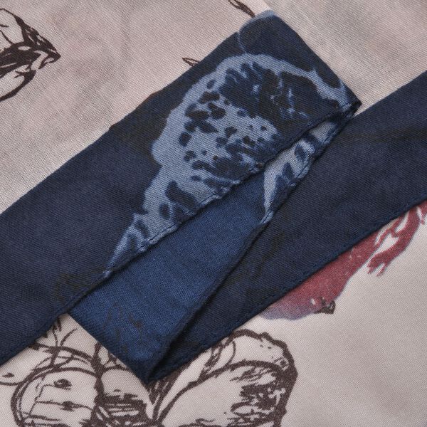 Wolkenweicher Schal mit Abstraktmuster, Nude image number 3