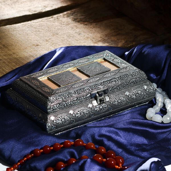 Handgefertigte und oxidierte Aluminium-Schmuckbox im Antik-Look aus Teakholz image number 2