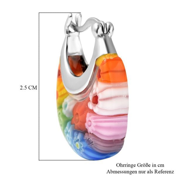 Mehrfarbige Huggie-Ohrringe im Murano-Stil image number 13